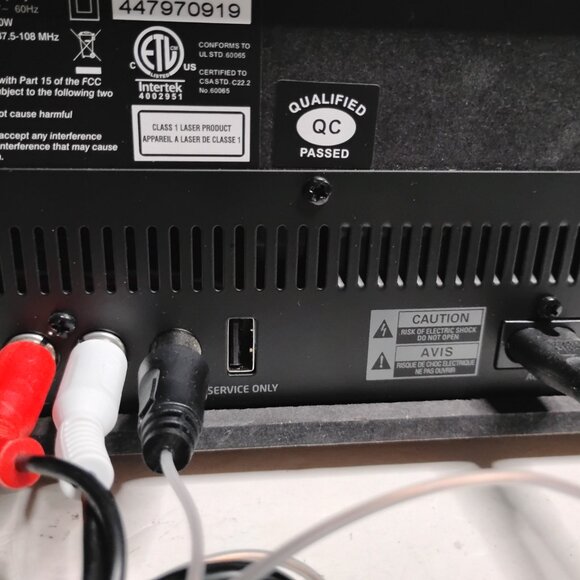 Crosley Fleetwood Speaker Radio Cd Player In Walnut (Bluetooth, Radio, CD) - Picture 7 of 15